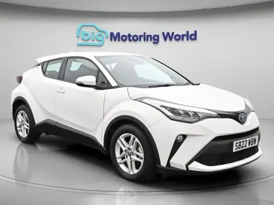 Używany Toyota C-HR 122 KM (89 kW) 2022 Biały SUV