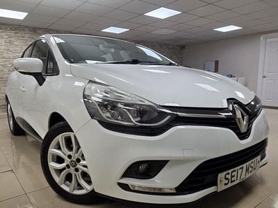 Used Renault Clio IV Dynamique 90 HP (66 kW) 2017 White Hatchback