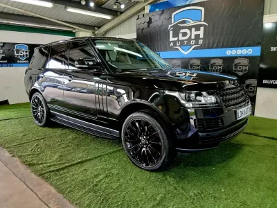 Używany Land Rover Range Rover Vogue SE 306 KM (225 kW) 2015 Czarny SUV