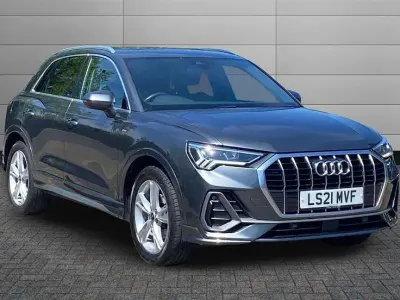 Używany Audi Q3 S-Line 150 KM (110 kW) 2021 Szary SUV