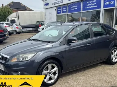 Usado Ford Focus Zetec 2008 Cinzento Citadino
