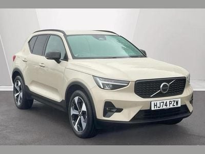 Usado Volvo XC40 Plus 197 HP (144 kW) 2024 Bege SUV