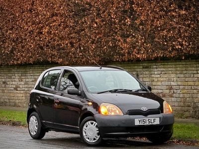 Black Used 2001 Toyota Yaris Hatchback | £1,499 (Fair price)