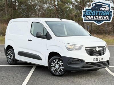 Used Vauxhall Combo Edition 100 HP (73 kW) 2019 White MPV
