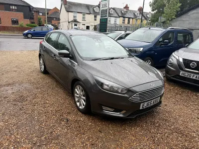 Used Ford Focus Titanium 125 HP (91 kW) 2015 Grey Hatchback