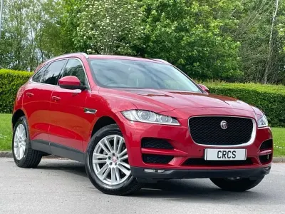 Begagnad Jaguar F-Pace Portfolio 180 HK (132 kW) 2018 Röd SUV
