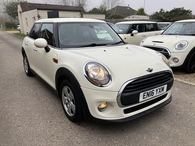 Used Mini ONE Hatch 102 HP (75 kW) 2016 White Hatchback