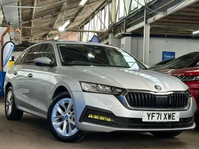 Begagnad Skoda Octavia SE Technology 2022 Silver Kombi
