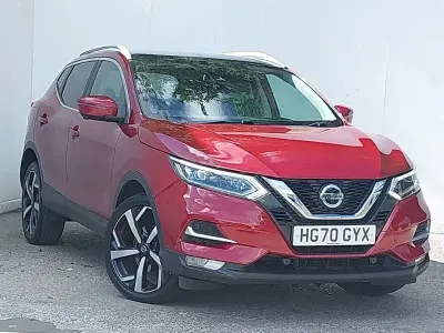 Used Nissan Qashqai N-Motion 157 HP (115 kW) 2021 Red SUV