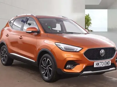 Używany MG ZS Exclusive 111 KM (81 kW) 2023 Pomarańczowy SUV