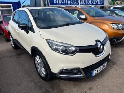 Usado Renault Captur Dynamique 90 HP (66 kW) 2015 Bege SUV