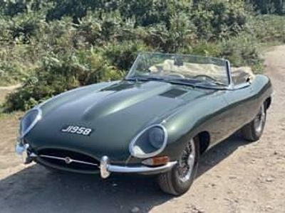 Used Jaguar E-Type 269 HP (197 kW) 1962 Green Cabriolet
