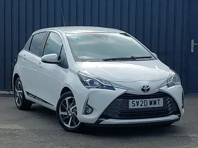 Used Toyota Yaris 111 HP (81 kW) 2020 White Hatchback