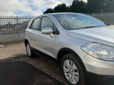 Gebraucht Suzuki SX4 S-Cross SZ3 120 PS (88 kW) 2014 Silber Kleinwagen