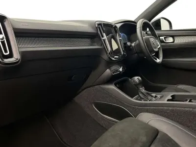 Used Volvo XC40 R-Design 161 HP (118 kW) 2022 Blue SUV