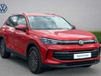 Second-hand VW Tiguan Match 204 CP (150 kW) 2025 Roșu SUV