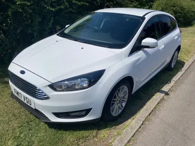 Used Ford Focus Zetec 120 HP (88 kW) 2017 White Hatchback