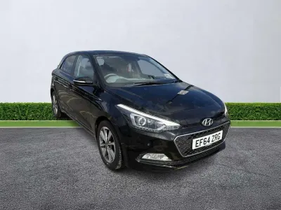 Käytetty Hyundai i20 Premium SE 100 HP (73 kW) 2014 Musta Viistoperä