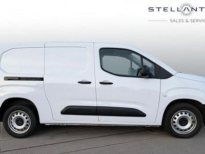 Used Peugeot Partner 101 HP (74 kW) 2025 White MPV