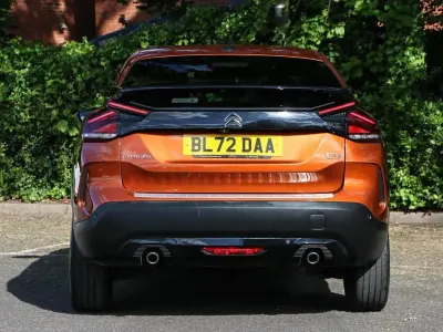 Begagnad Citroën C4 PureTech 127 HK (93 kW) 2022 Gul Halvkombi