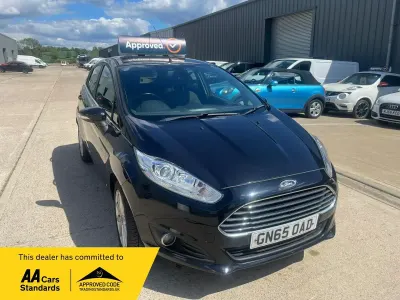 Used Ford Fiesta Titanium 75 HP (55 kW) 2016 Black Hatchback