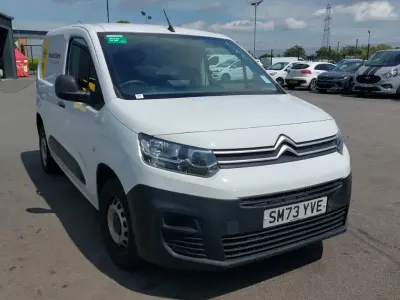 Used Citroën Berlingo 100 HP (73 kW) 2024 White MPV