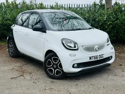 Used Smart ForFour Premium 71 HP (52 kW) 2016 White Hatchback