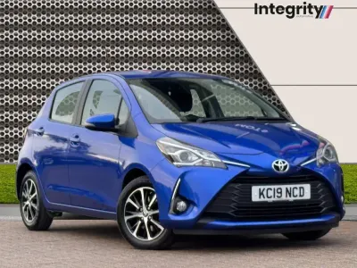 Used Toyota Yaris 107 HP (78 kW) 2019 Blue Hatchback