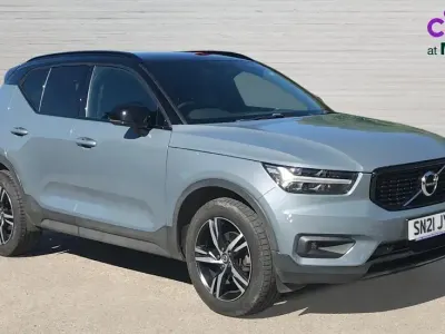 Usado Volvo XC40 R-Design 163 HP (119 kW) 2021 Cinzento SUV