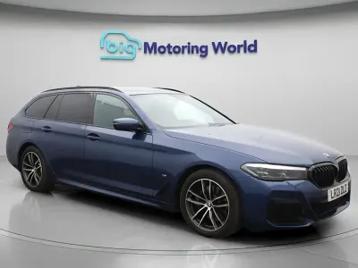 Begagnad BMW 530e M Sport 292 HK (214 kW) 2021 Blå Kombi