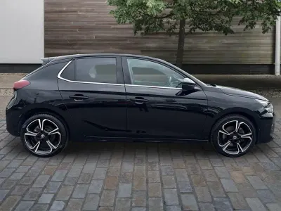 Begagnad Vauxhall Corsa Ultimate 100 HK (73 kW) 2023 Svart Halvkombi