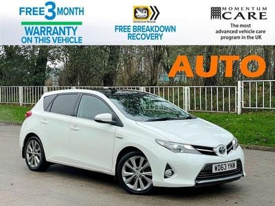 White Used 2014 Toyota Auris Hybrid Hatchback | £6,790 (Fair price)