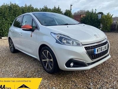 Used Peugeot 208 Roland Garros 110 HP (80 kW) 2016 White Hatchback