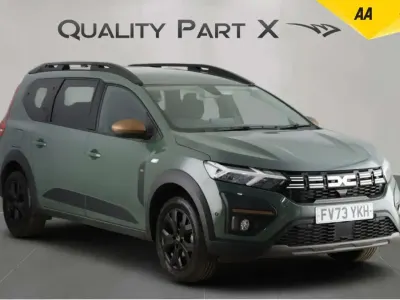 Used Dacia Jogger Extreme 140 HP (102 kW) 2024 Green MPV