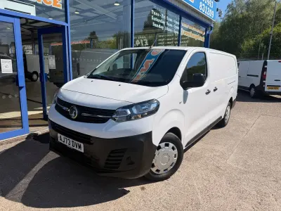 Używany Vauxhall Vivaro 100 KM (73 kW) 2023 Biały Minivan