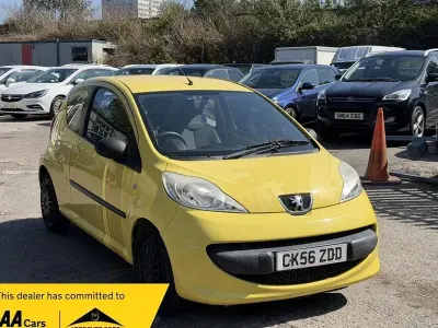 Second-hand Peugeot 107 68 CP (50 kW) 2006 Galben Hatchback