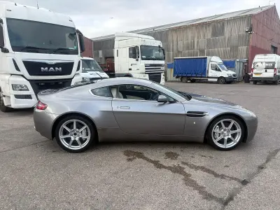 Used Aston Martin V8 Vantage 380 HP (279 kW) 2006 Silver Hatchback