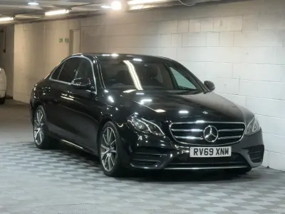 Usado Mercedes E220 AMG line 2019 Negro Berlina