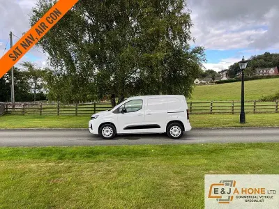Used Vauxhall Combo 130 HP (95 kW) 2024 White MPV