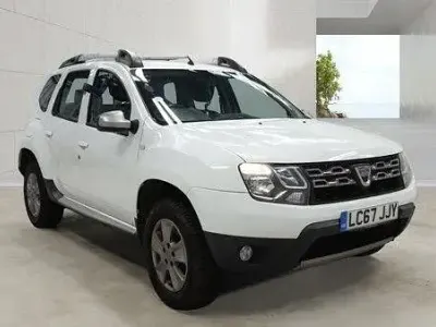 Used Dacia Duster Lauréate 110 HP (80 kW) 2017 White SUV