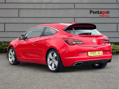 Second-hand Vauxhall Astra GTC 276 CP (202 kW) 2017 Roșu Coupe