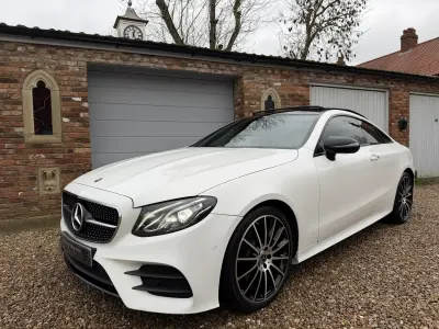 Gebraucht Mercedes E220 AMG line 194 PS (142 kW) 2018 Weiß Coupé