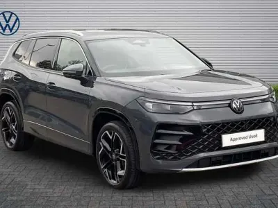 Usado VW Tayron R-line 150 HP (110 kW) 2026 Cinzento SUV