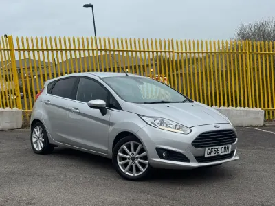 Używany Ford Fiesta Titanium 2016 Srebrny Hatchback