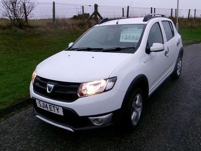 Used Dacia Sandero Ambiance 90 HP (66 kW) 2014 White Hatchback