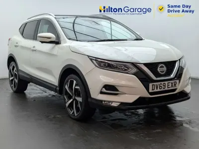 Used Nissan Qashqai Tekna 2019 White SUV