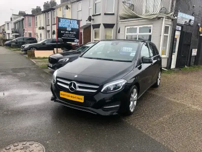 Usado Mercedes B180 Premium Plus 109 HP (80 kW) 2017 Preto Monovolume