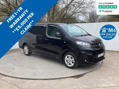 Second-hand Vauxhall Vivaro Sportive 145 CP (106 kW) 2023 Negru Monovolum