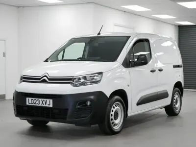 Usado Citroën Berlingo 130 HP (95 kW) 2023 Branco Monovolume