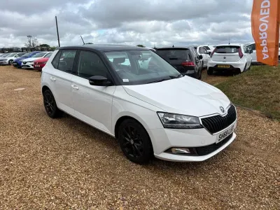 Used Skoda Fabia Colour Edition 75 HP (55 kW) 2018 White Hatchback